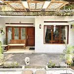 Villa Kampung Mamah Grandma House