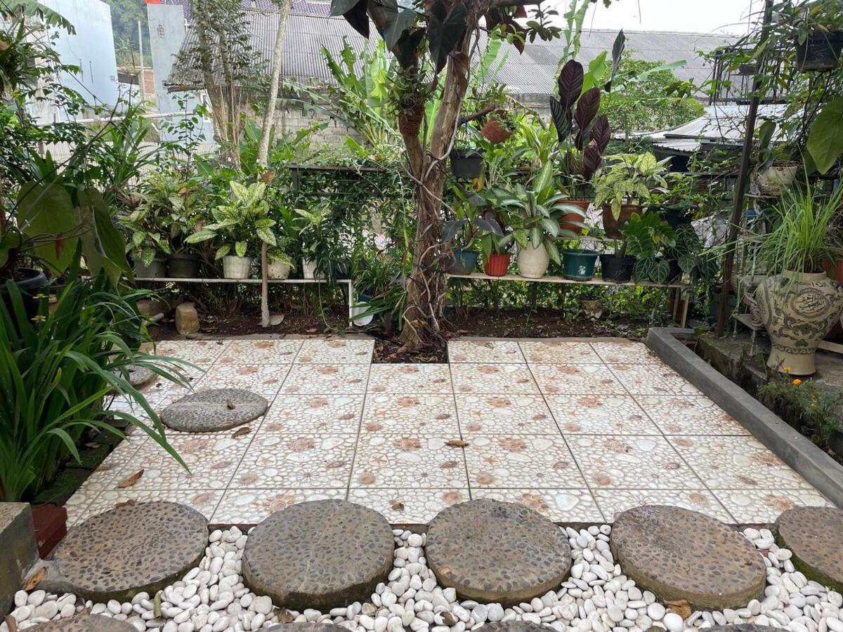 Kampung Mamah Grandma House Rumah liburan