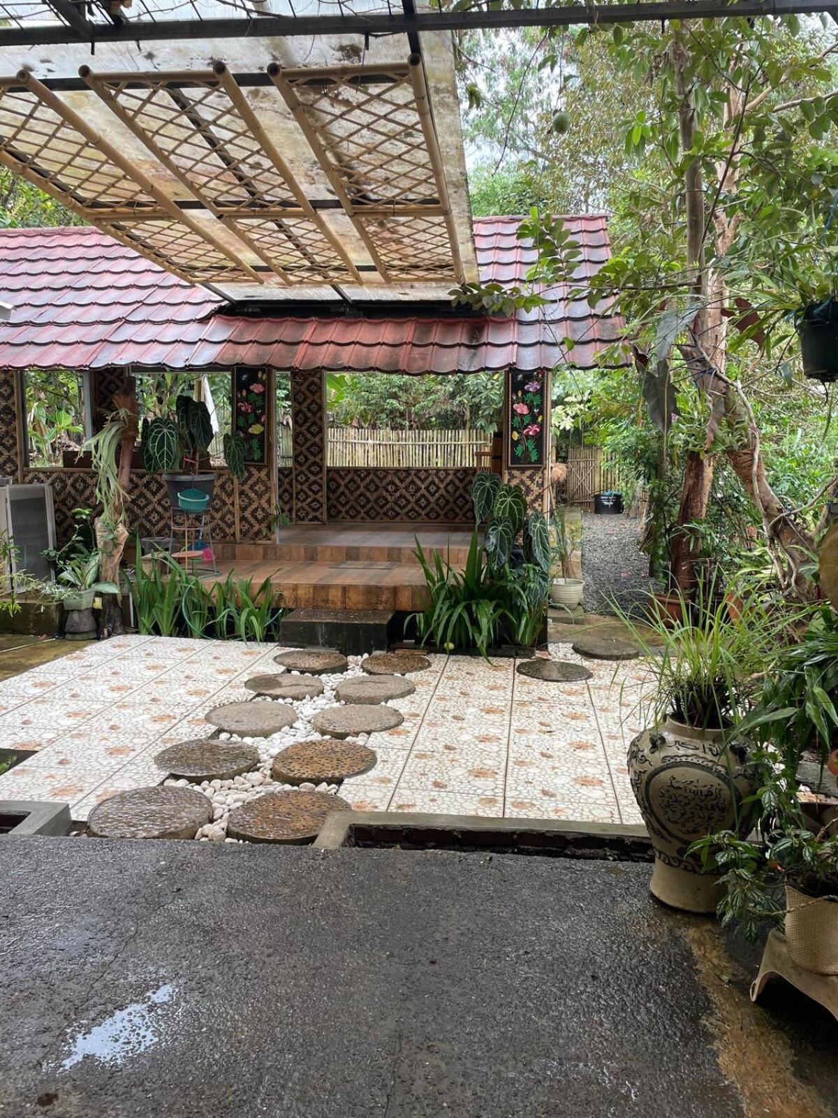 Kampung Mamah Grandma House