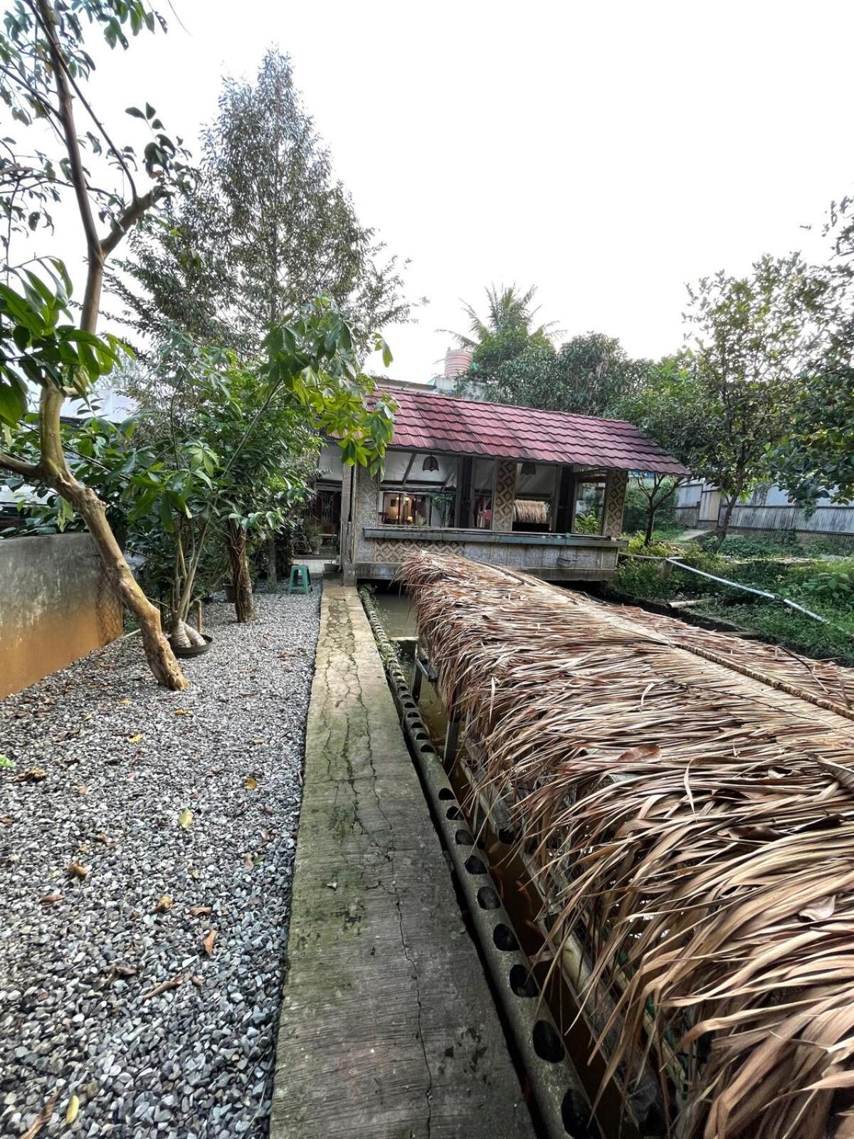 Kampung Mamah Grandma House *